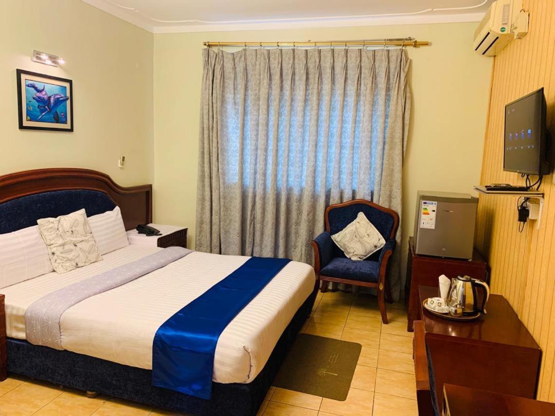 Emerald Hotel Kampala Exterior photo