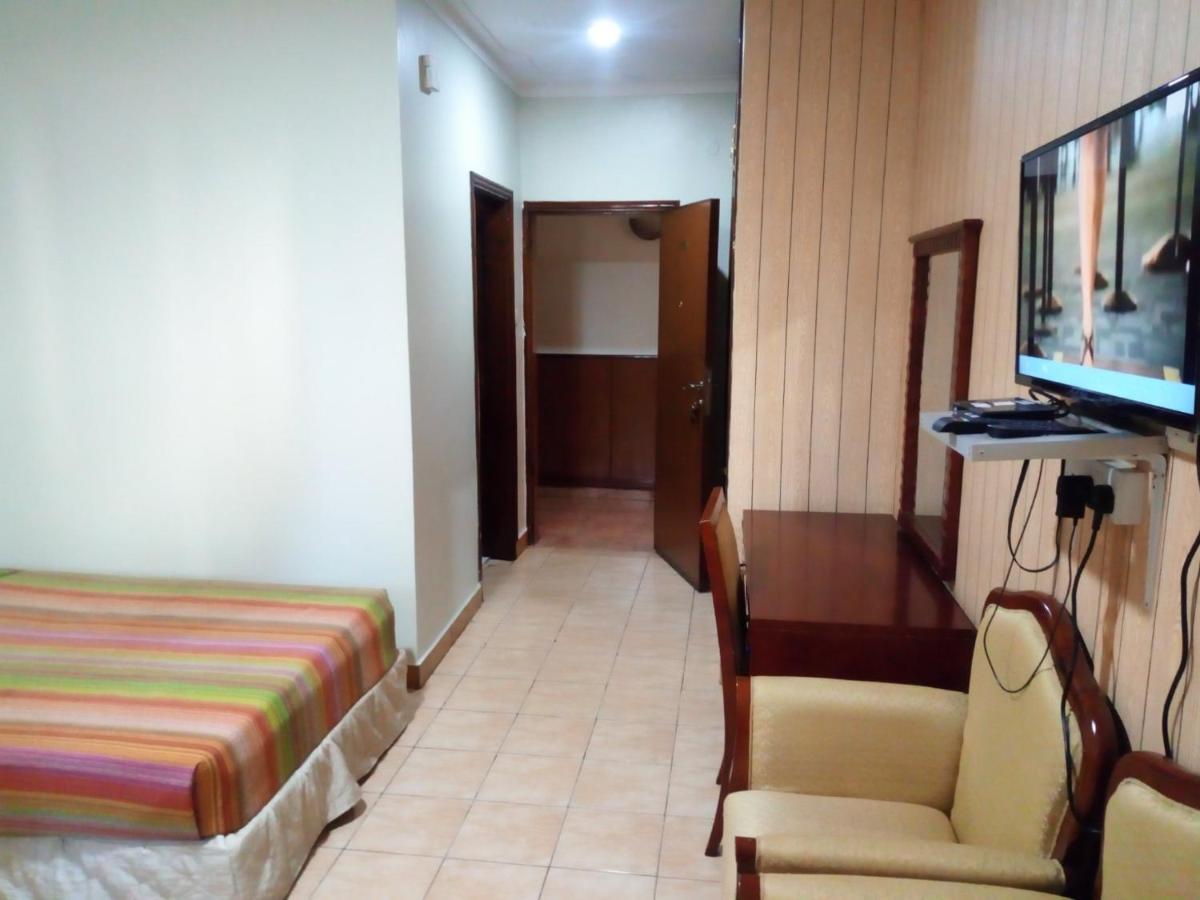 Emerald Hotel Kampala Exterior photo