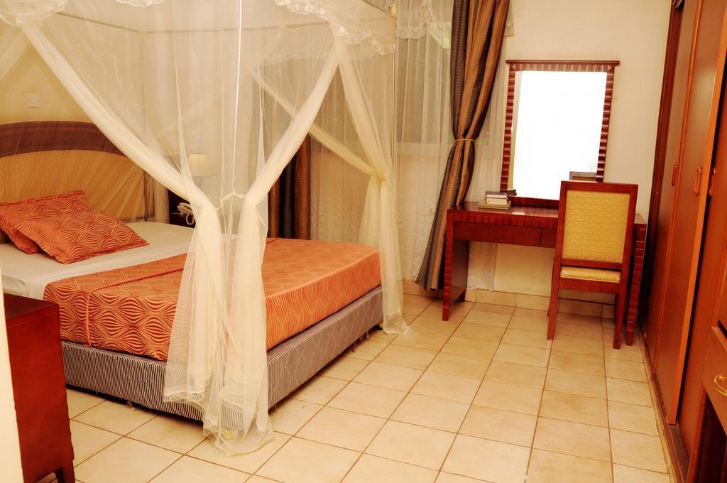Emerald Hotel Kampala Exterior photo