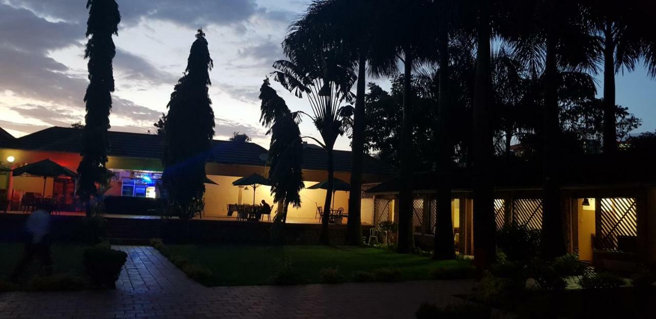 Emerald Hotel Kampala Exterior photo