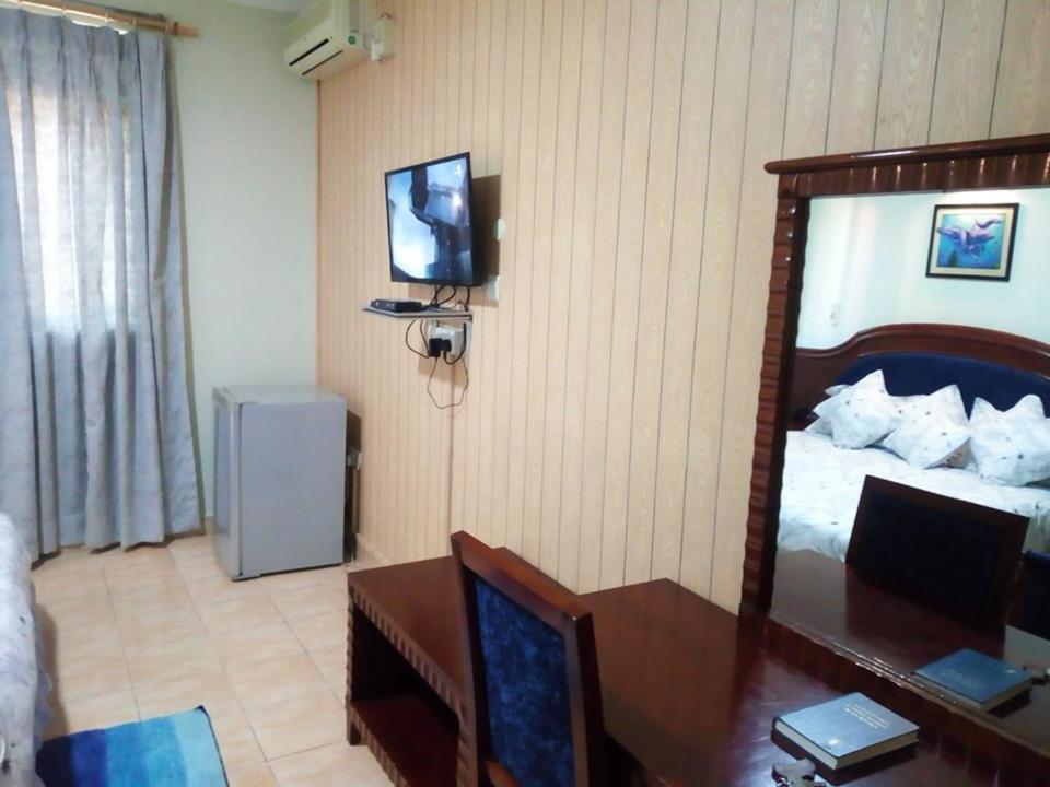 Emerald Hotel Kampala Exterior photo