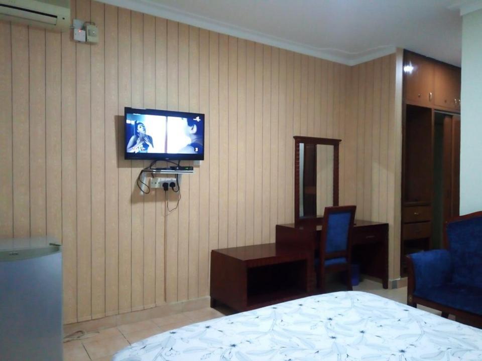 Emerald Hotel Kampala Exterior photo