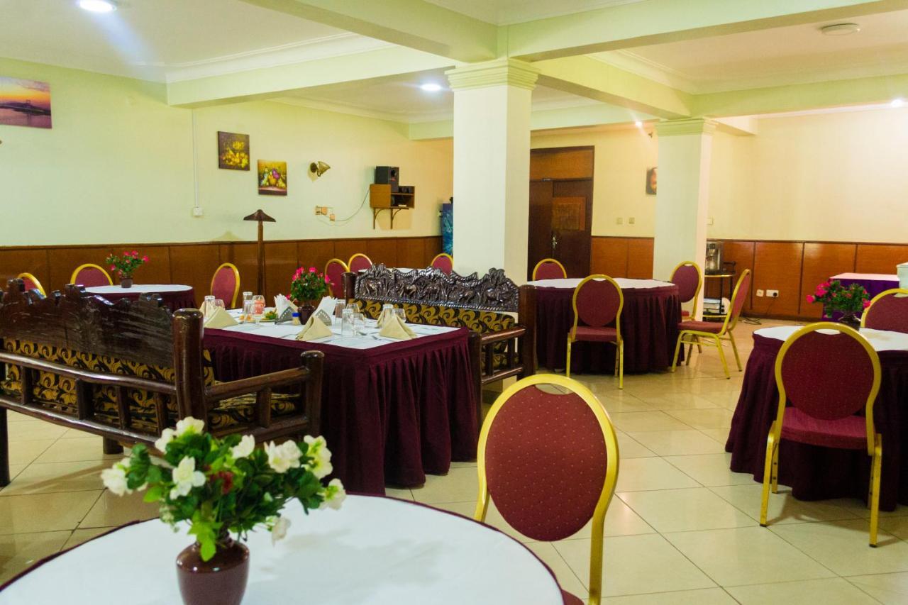 Emerald Hotel Kampala Exterior photo