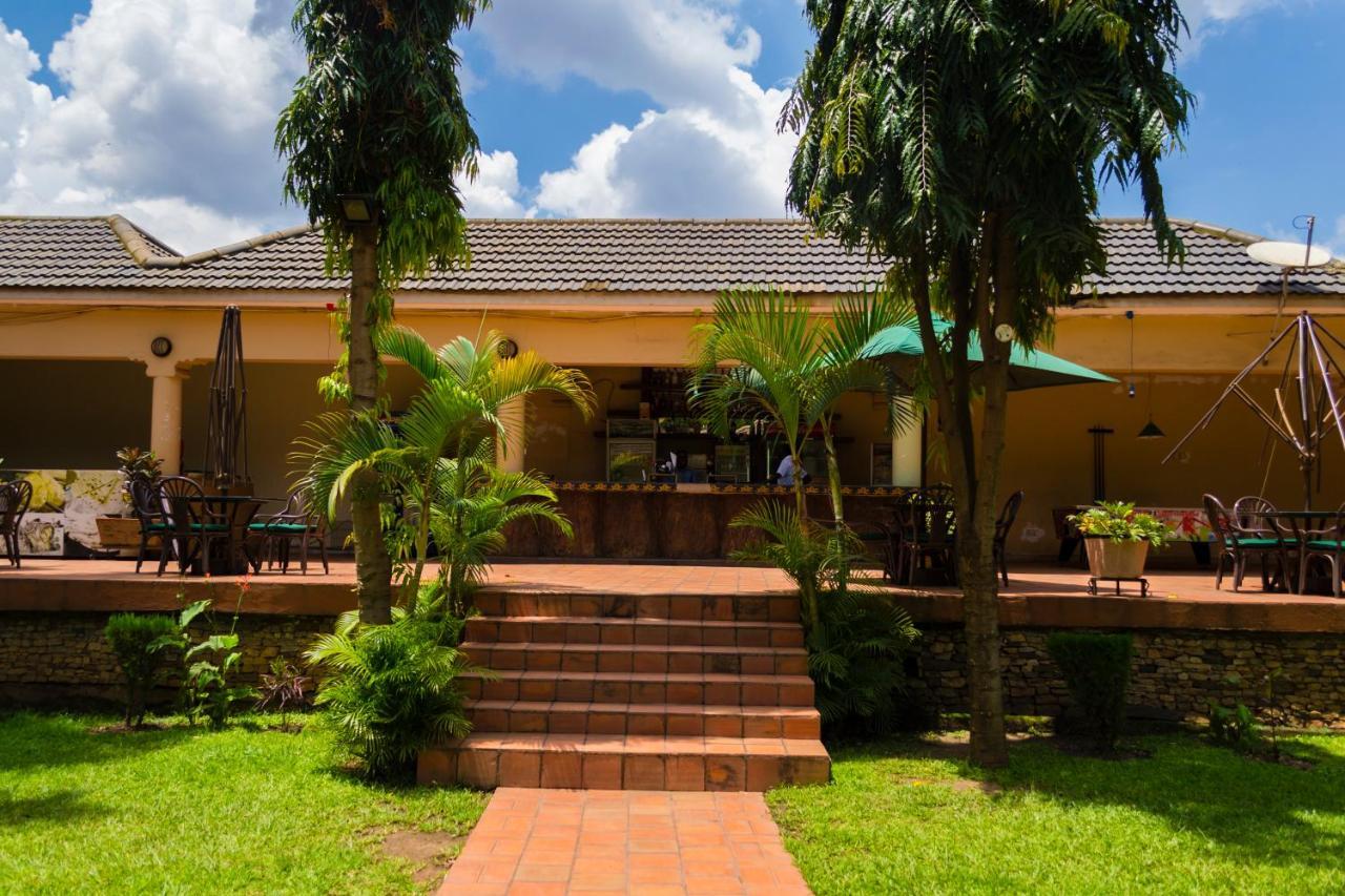 Emerald Hotel Kampala Exterior photo